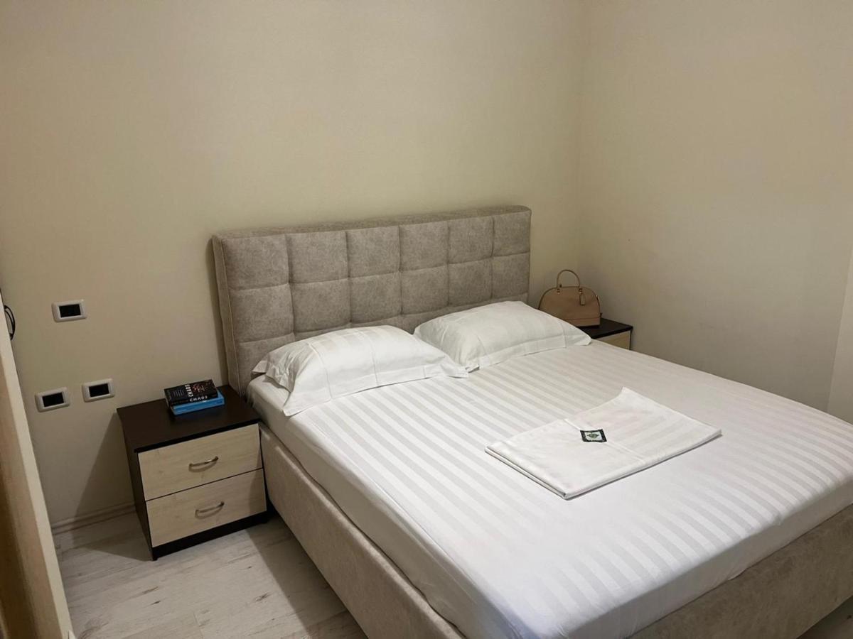 Apartment In Qerret Голем Экстерьер фото