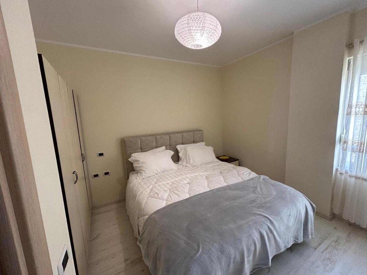Apartment In Qerret Голем Экстерьер фото