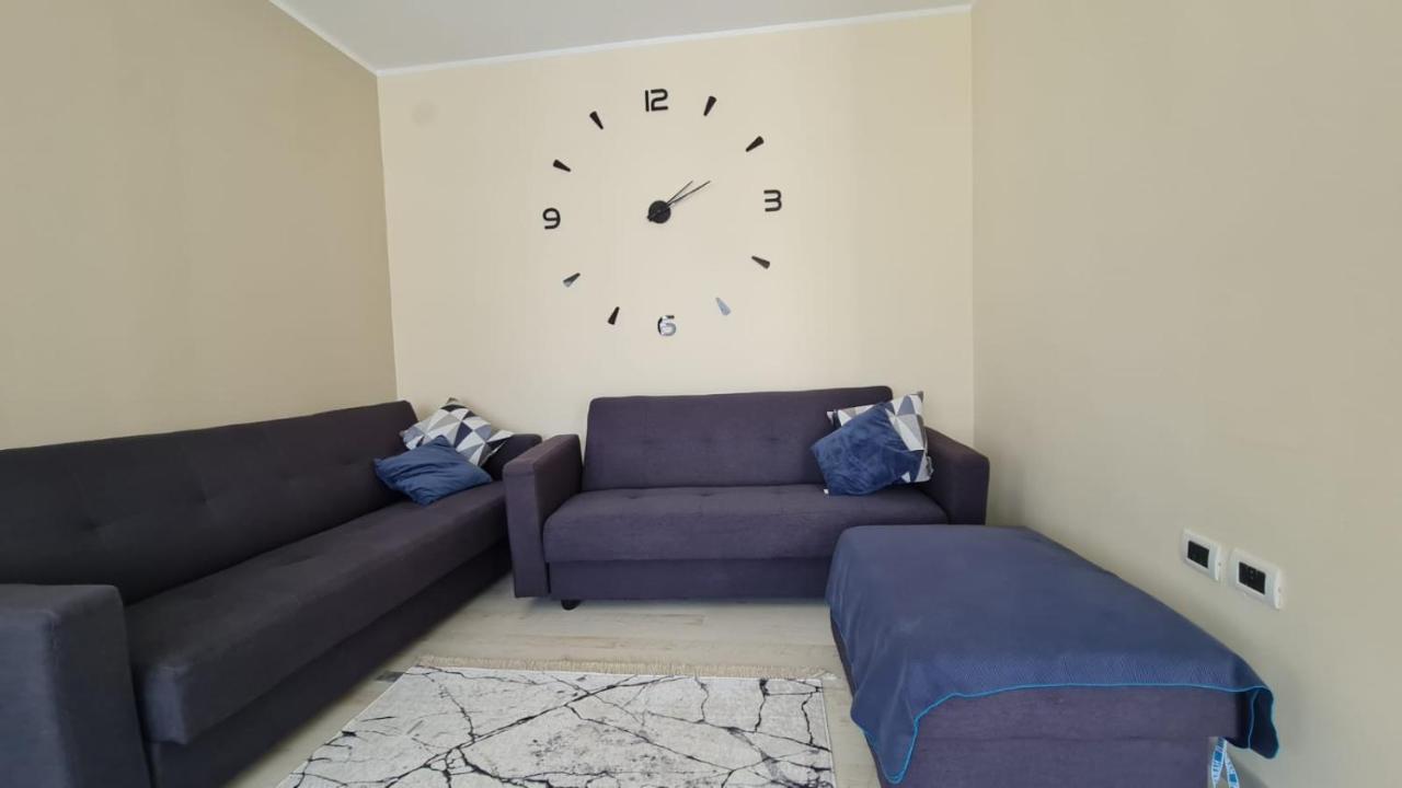 Apartment In Qerret Голем Экстерьер фото